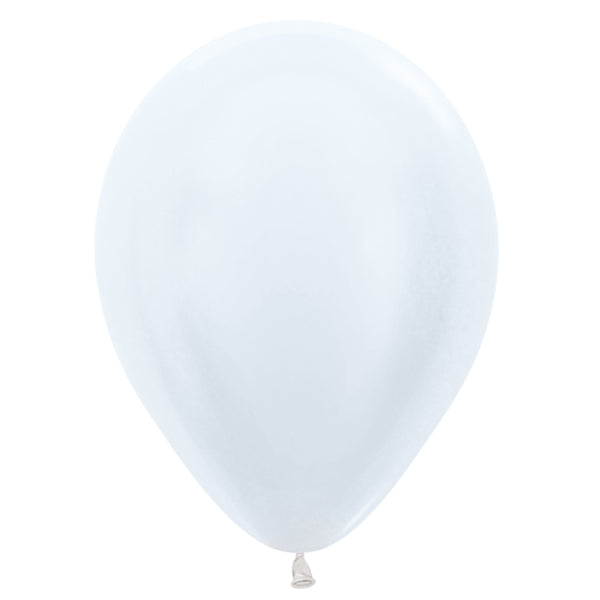 White latex balloon.